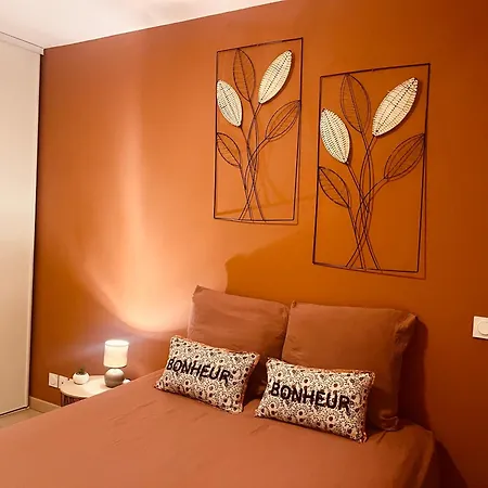 L'amoureux De : P3 + Parking Prive 님