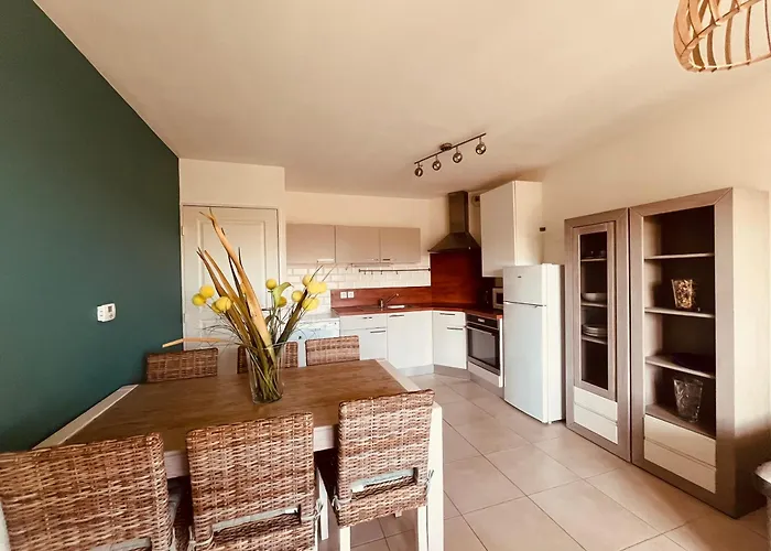 Apartamento L'amoureux De : P3 + Parking Prive Nîmes